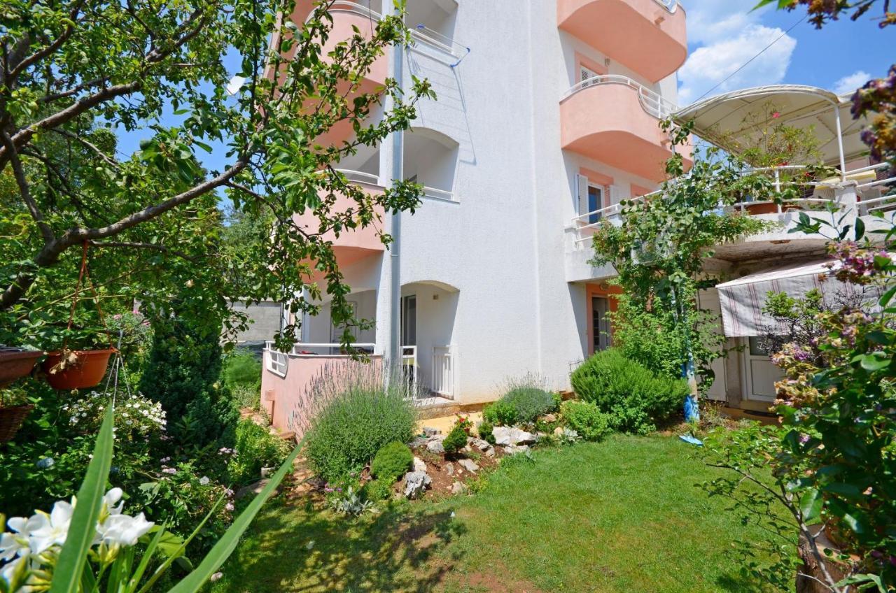 Apartments Snjezana Нови-Винодолски Экстерьер фото