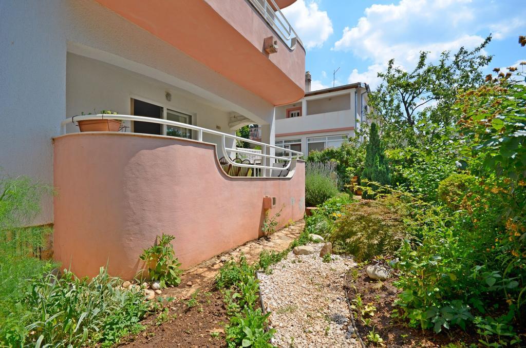Apartments Snjezana Нови-Винодолски Экстерьер фото